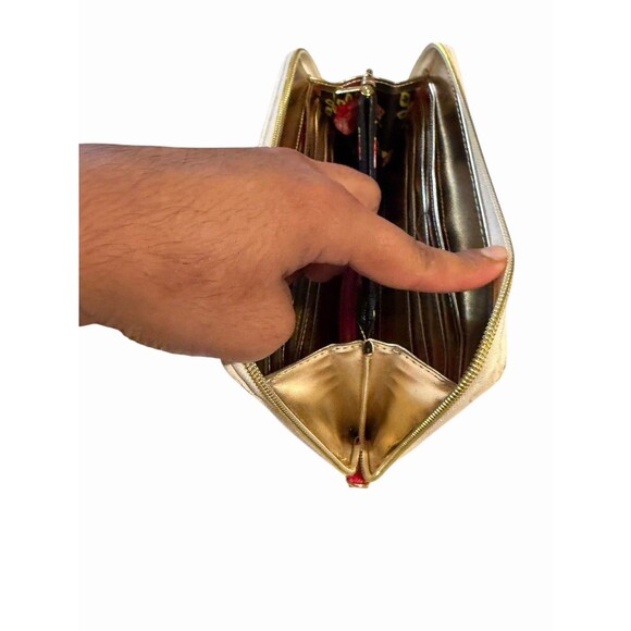 Betsey Johnson Oh Frills Wristlet Wallet Travel Pink White Leather Quilted - Picture 7 of 10